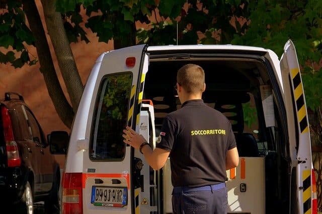 ambulanza privata ospedale Salvini Garbagnate Milanese